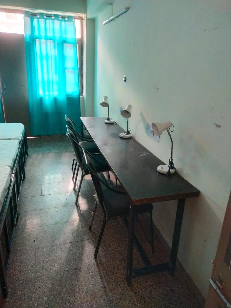 Abuzz Oxfordcaps Chanakya Hostel Солан Екстериор снимка